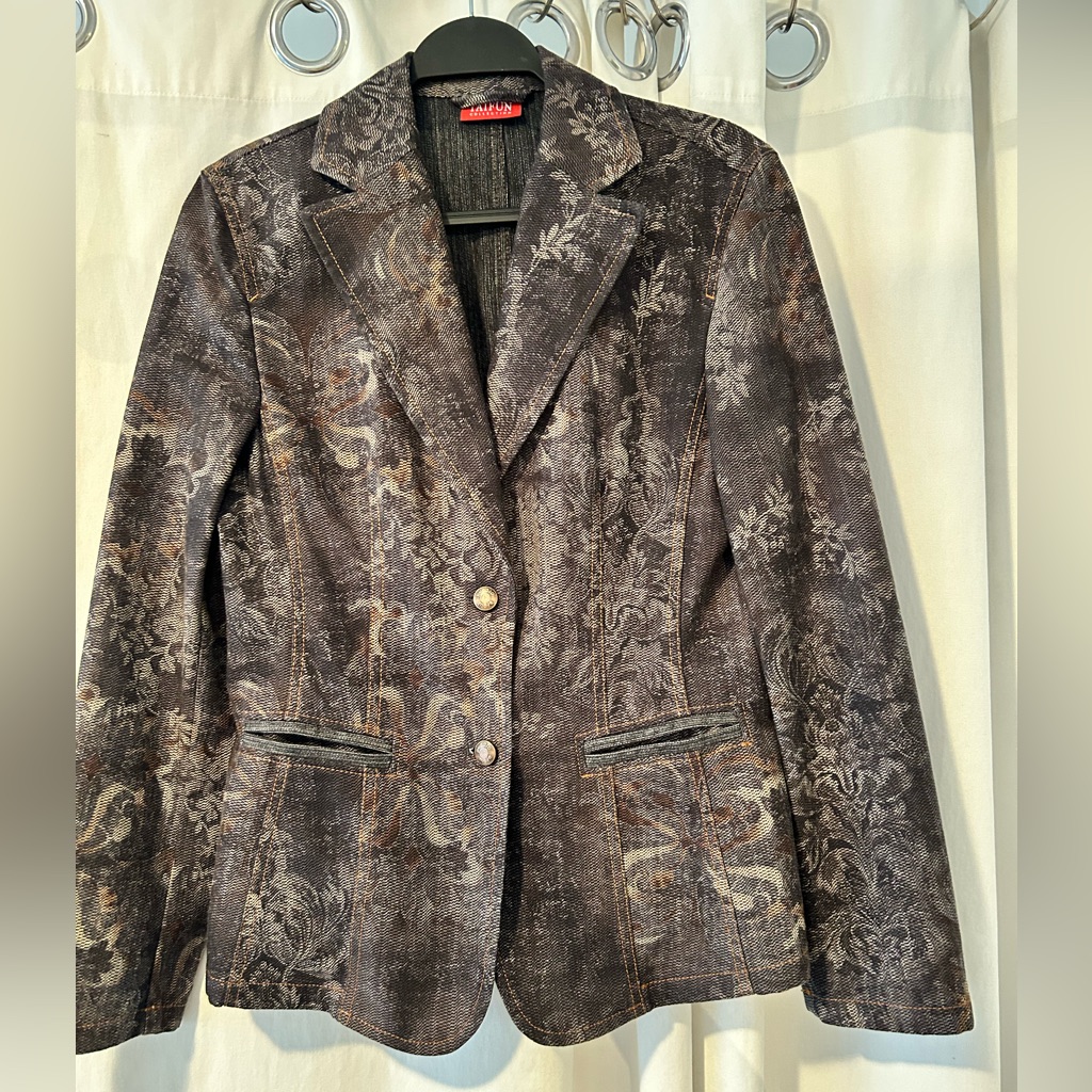 Stylish Patterned Blazer